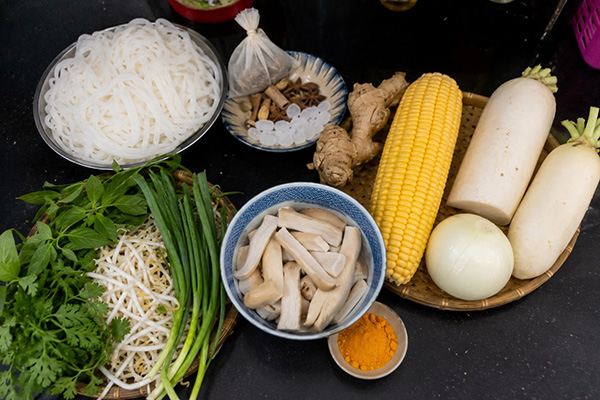 các nguyên liệu nấu phở gà chay