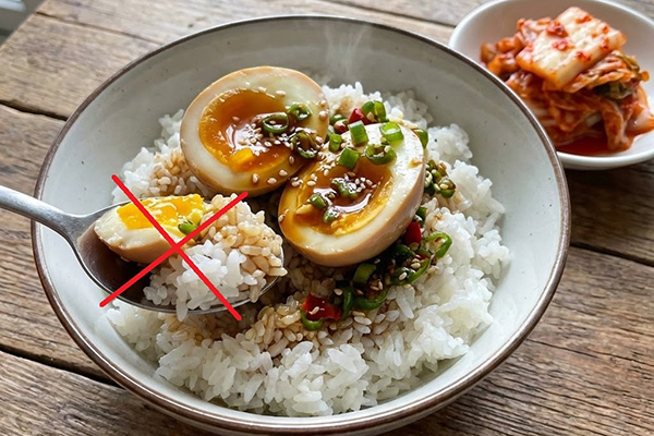 những ai không nên ăn trứng ngâm tương