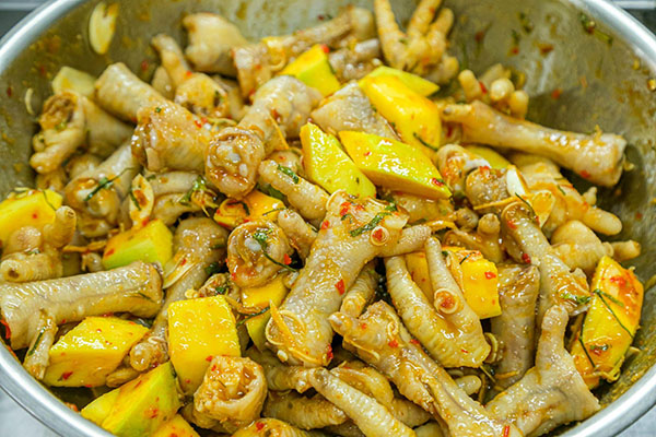 chân gà xốt thái
