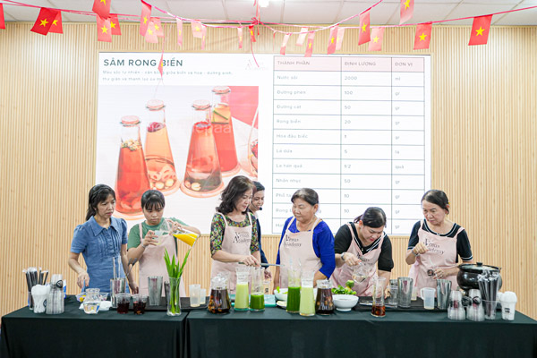 khoảnh khắc các chị em cùng nhau học hỏi và thực hành