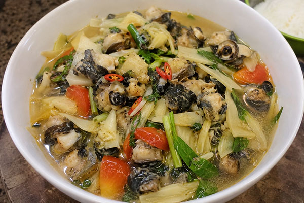ốc bươu nấu măng chua